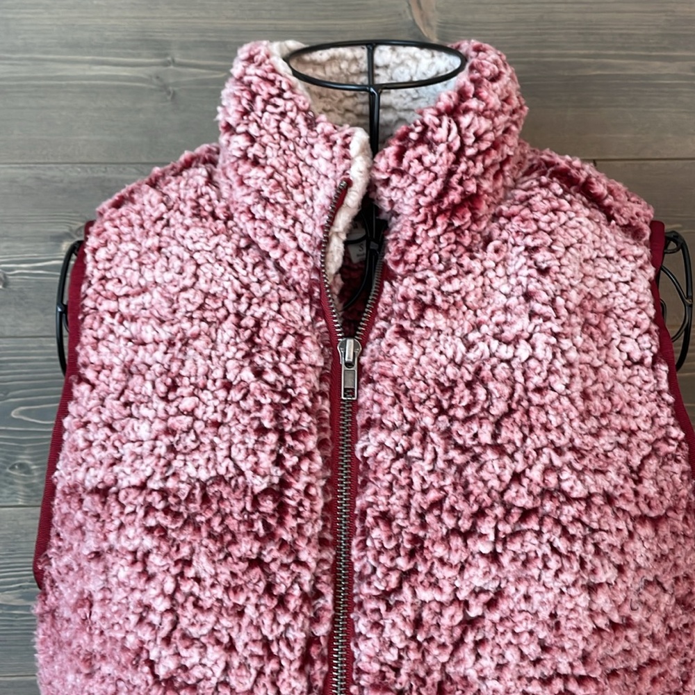 EUC Sherpa burgundy zip down vest with pockets - Picture 3 of 5